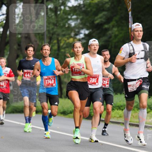 13.09.2026 - 21. swb-Marathon Bremen TobiasT http://msf.ph/oto/10242225 13.09.2026 11:21:46 Laufen 766, 443, 1149, 1198, 21, 796 meine-sportfotos.de