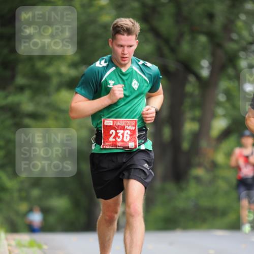 13.09.2026 - 21. swb-Marathon Bremen TobiasT http://msf.ph/oto/10242268 13.09.2026 11:22:26 Laufen 236, 22, 26 meine-sportfotos.de