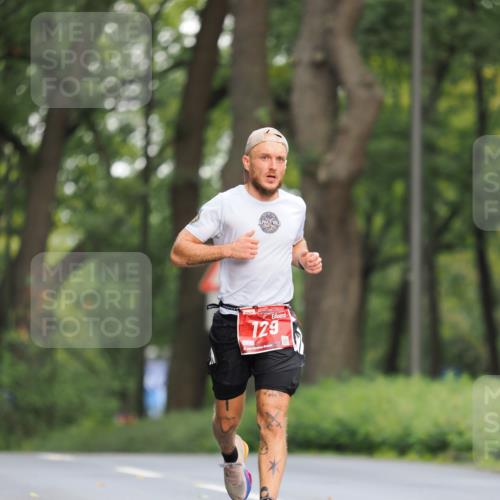 13.09.2026 - 21. swb-Marathon Bremen TobiasT http://msf.ph/oto/10242374 13.09.2026 11:26:06 Laufen 129 meine-sportfotos.de