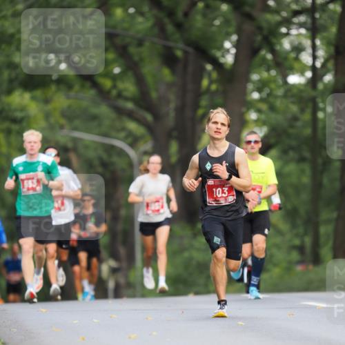 13.09.2026 - 21. swb-Marathon Bremen TobiasT http://msf.ph/oto/10242412 13.09.2026 11:27:38 Laufen 553, 103 meine-sportfotos.de