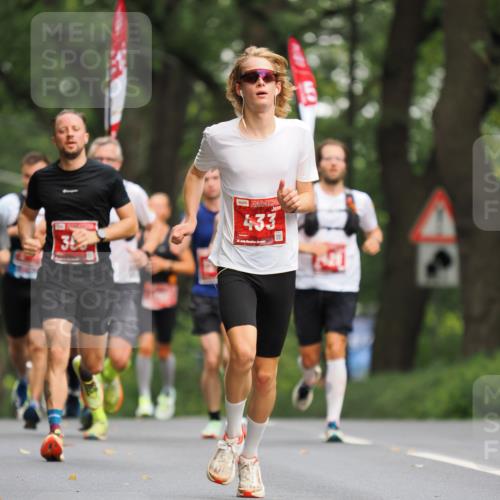 13.09.2026 - 21. swb-Marathon Bremen TobiasT http://msf.ph/oto/10242793 13.09.2026 11:31:44 Laufen 3, 433, 21 meine-sportfotos.de