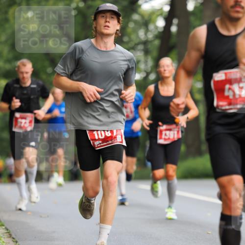 13.09.2026 - 21. swb-Marathon Bremen TobiasT http://msf.ph/oto/10242826 13.09.2026 11:31:52 Laufen 1087, 21, 26, 1391, 417 meine-sportfotos.de
