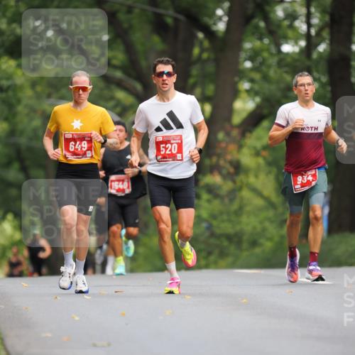 13.09.2026 - 21. swb-Marathon Bremen TobiasT http://msf.ph/oto/10242841 13.09.2026 11:32:13 Laufen 649, 1540, 520, 934 meine-sportfotos.de