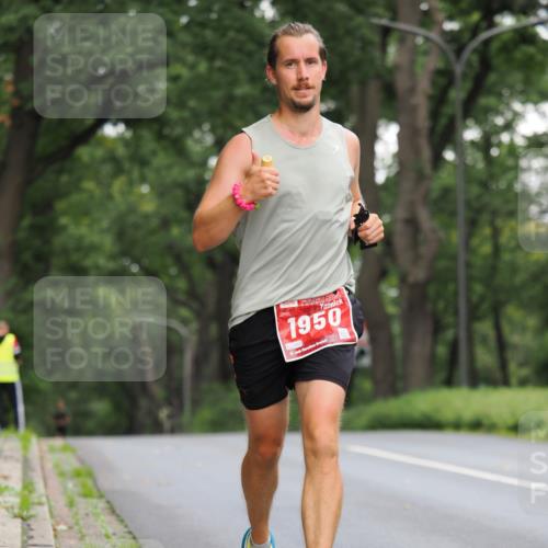 13.09.2026 - 21. swb-Marathon Bremen TobiasT http://msf.ph/oto/10243078 13.09.2026 11:34:25 Laufen 1950, 0260, 21, 26 meine-sportfotos.de