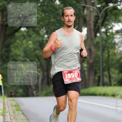 13.09.2026 - 21. swb-Marathon Bremen TobiasT http://msf.ph/oto/10243081 13.09.2026 11:34:25 Laufen 1950 meine-sportfotos.de