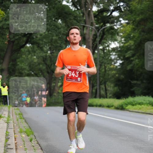 13.09.2026 - 21. swb-Marathon Bremen TobiasT http://msf.ph/oto/10243164 13.09.2026 11:35:37 Laufen 943, 2, 126 meine-sportfotos.de