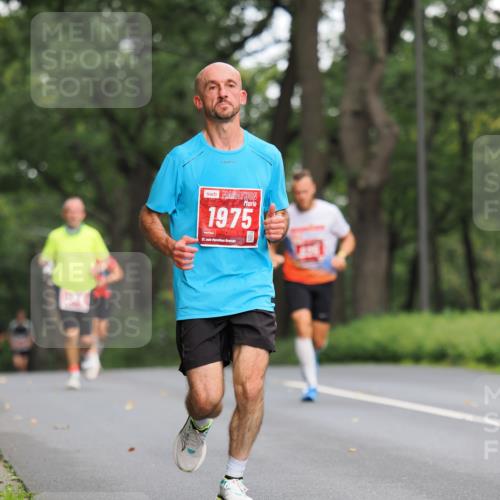 13.09.2026 - 21. swb-Marathon Bremen TobiasT http://msf.ph/oto/10243179 13.09.2026 11:35:56 Laufen 1975, 21, 26 meine-sportfotos.de