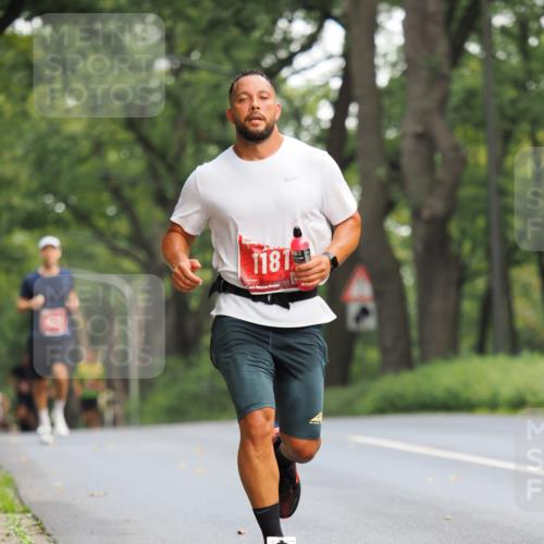13.09.2026 - 21. swb-Marathon Bremen TobiasT http://msf.ph/oto/10243441 13.09.2026 11:38:31 Laufen 1181 meine-sportfotos.de