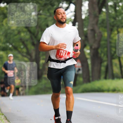 13.09.2026 - 21. swb-Marathon Bremen TobiasT http://msf.ph/oto/10243448 13.09.2026 11:38:31 Laufen 1181, 24 meine-sportfotos.de