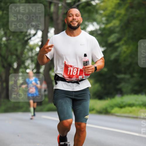 13.09.2026 - 21. swb-Marathon Bremen TobiasT http://msf.ph/oto/10243458 13.09.2026 11:38:33 Laufen 1181, 28 meine-sportfotos.de