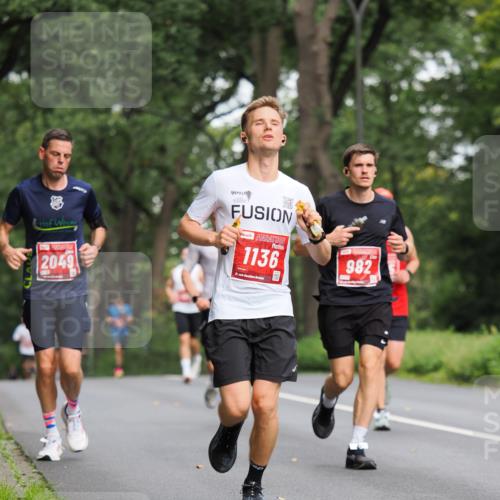 13.09.2026 - 21. swb-Marathon Bremen TobiasT http://msf.ph/oto/10243725 13.09.2026 11:41:56 Laufen 2049, 1136, 21, 982 meine-sportfotos.de