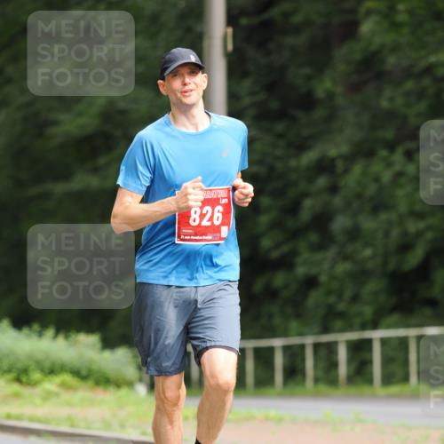 13.09.2026 - 21. swb-Marathon Bremen TobiasT http://msf.ph/oto/10243749 13.09.2026 11:42:16 Laufen 826, 21, 26 meine-sportfotos.de