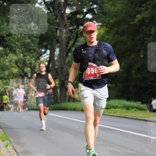 13.09.2026 - 21. swb-Marathon Bremen TobiasT http://msf.ph/oto/10243810 13.09.2026 11:42:59 Laufen 1656, 21 meine-sportfotos.de