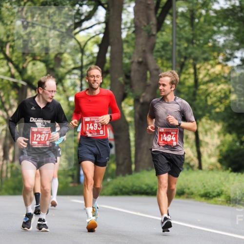 13.09.2026 - 21. swb-Marathon Bremen TobiasT http://msf.ph/oto/10243901 13.09.2026 11:43:43 Laufen 1297, 1493, 1494 meine-sportfotos.de