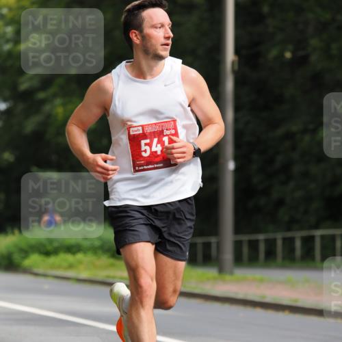 13.09.2026 - 21. swb-Marathon Bremen TobiasT http://msf.ph/oto/10243970 13.09.2026 11:44:15 Laufen 54, 21, 26 meine-sportfotos.de