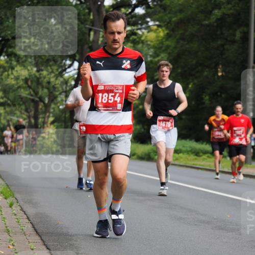 13.09.2026 - 21. swb-Marathon Bremen TobiasT http://msf.ph/oto/10243994 13.09.2026 11:44:26 Laufen 1854, 26, 1619 meine-sportfotos.de
