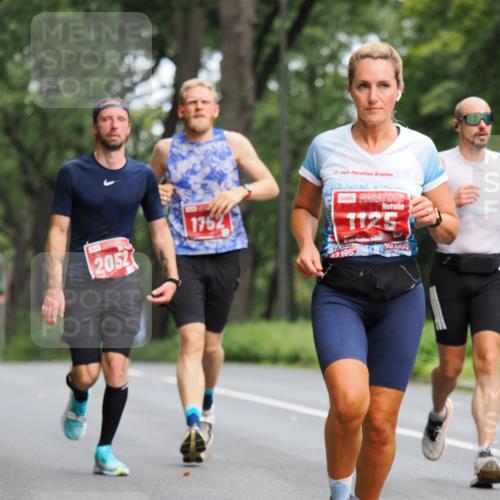 13.09.2026 - 21. swb-Marathon Bremen TobiasT http://msf.ph/oto/10244053 13.09.2026 11:45:00 Laufen 2052, 1752, 21, 1125, 10, 000 meine-sportfotos.de