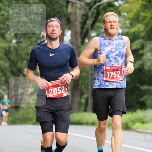 13.09.2026 - 21. swb-Marathon Bremen TobiasT http://msf.ph/oto/10244066 13.09.2026 11:45:01 Laufen 2052, 1752 meine-sportfotos.de