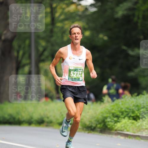 13.09.2026 - 21. swb-Marathon Bremen TobiasT http://msf.ph/oto/10244303 13.09.2026 11:47:59 Laufen 5212, 21 meine-sportfotos.de
