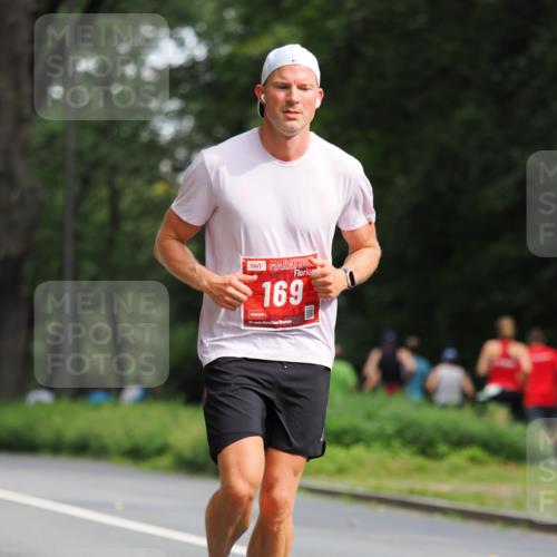 13.09.2026 - 21. swb-Marathon Bremen TobiasT http://msf.ph/oto/10244343 13.09.2026 11:48:20 Laufen 169, 926, 21, 40 meine-sportfotos.de
