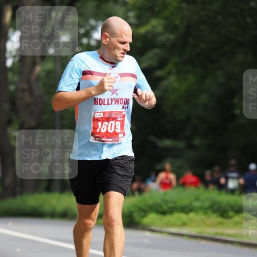 13.09.2026 - 21. swb-Marathon Bremen TobiasT http://msf.ph/oto/10244347 13.09.2026 11:48:23 Laufen 1809, 21, 126 meine-sportfotos.de