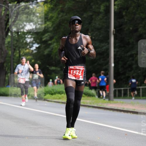 13.09.2026 - 21. swb-Marathon Bremen TobiasT http://msf.ph/oto/10244464 13.09.2026 11:49:49 Laufen 1373 meine-sportfotos.de