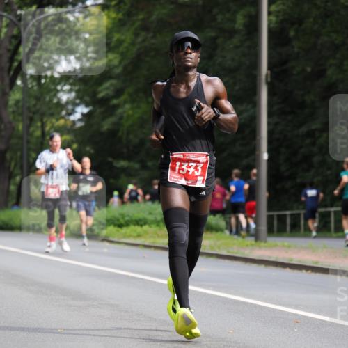 13.09.2026 - 21. swb-Marathon Bremen TobiasT http://msf.ph/oto/10244468 13.09.2026 11:49:49 Laufen 1373 meine-sportfotos.de
