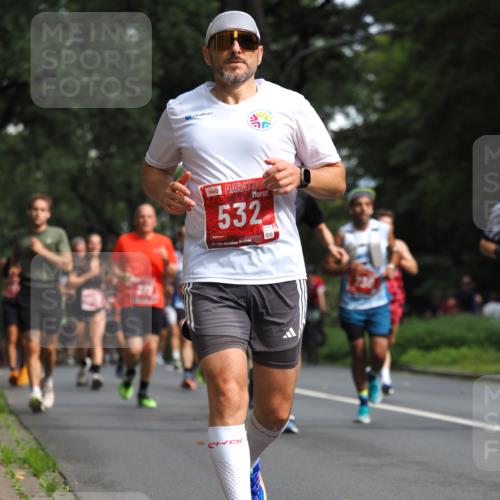 13.09.2026 - 21. swb-Marathon Bremen TobiasT http://msf.ph/oto/10244476 13.09.2026 11:49:53 Laufen 532, 21, 26 meine-sportfotos.de