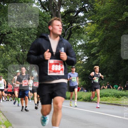 13.09.2026 - 21. swb-Marathon Bremen TobiasT http://msf.ph/oto/10244563 13.09.2026 11:50:18 Laufen 583, 1014, 898, 9522 meine-sportfotos.de
