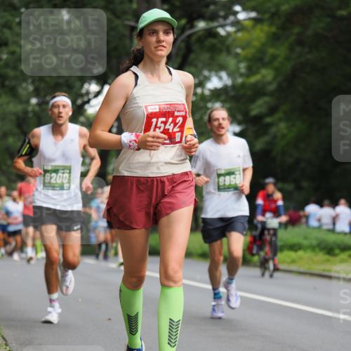 13.09.2026 - 21. swb-Marathon Bremen TobiasT http://msf.ph/oto/10244584 13.09.2026 11:50:25 Laufen 9200, 1542, 8850 meine-sportfotos.de