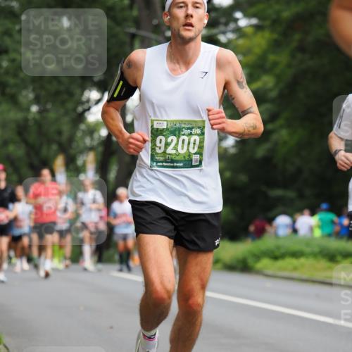 13.09.2026 - 21. swb-Marathon Bremen TobiasT http://msf.ph/oto/10244593 13.09.2026 11:50:27 Laufen 9200, 21 meine-sportfotos.de