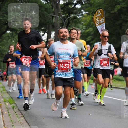 13.09.2026 - 21. swb-Marathon Bremen TobiasT http://msf.ph/oto/10244624 13.09.2026 11:50:36 Laufen 21, 26, 2003, 627, 141, 50, 1433, 3, 45, 572, 376 meine-sportfotos.de