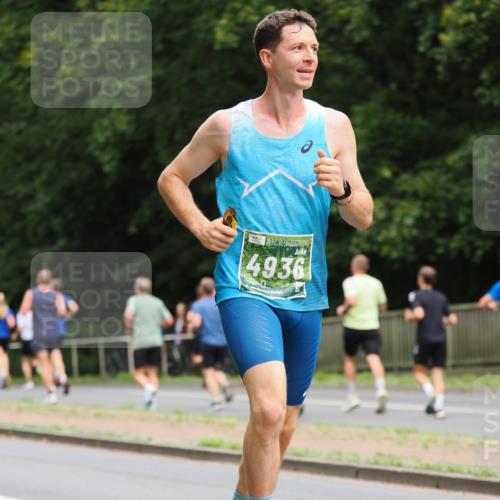 13.09.2026 - 21. swb-Marathon Bremen TobiasT http://msf.ph/oto/10244651 13.09.2026 11:50:53 Laufen 4936 meine-sportfotos.de