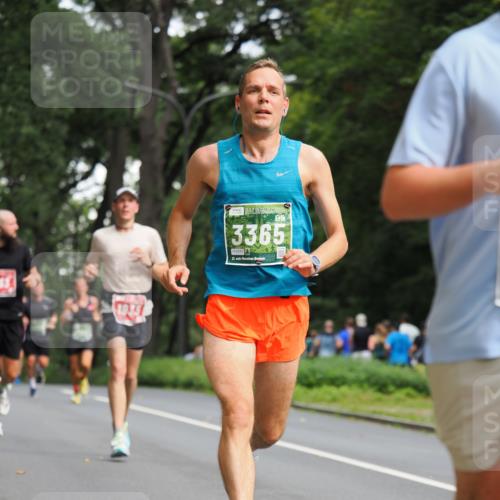13.09.2026 - 21. swb-Marathon Bremen TobiasT http://msf.ph/oto/10244669 13.09.2026 11:51:16 Laufen 1935, 3365, 6269, 21, 26 meine-sportfotos.de