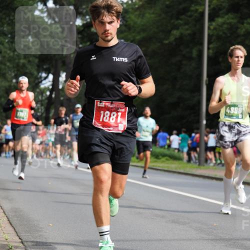 13.09.2026 - 21. swb-Marathon Bremen TobiasT http://msf.ph/oto/10244712 13.09.2026 11:51:34 Laufen 1881, 026, 4898 meine-sportfotos.de