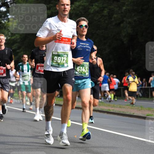 13.09.2026 - 21. swb-Marathon Bremen TobiasT http://msf.ph/oto/10244733 13.09.2026 11:51:39 Laufen 78, 16, 9533, 615, 9012, 21, 25, 2025, 05, 6, 5143 meine-sportfotos.de