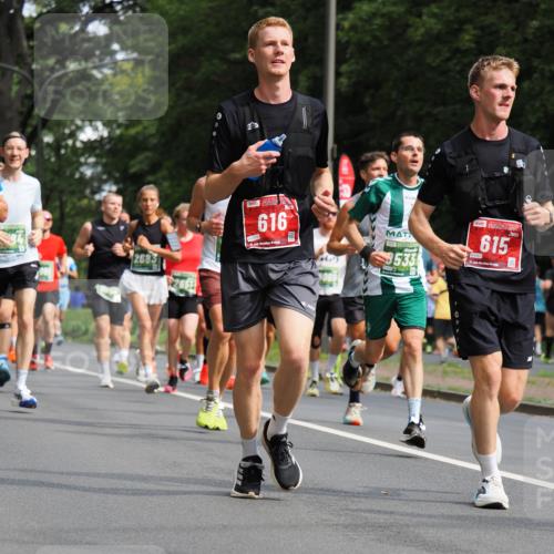 13.09.2026 - 21. swb-Marathon Bremen TobiasT http://msf.ph/oto/10244741 13.09.2026 11:51:41 Laufen 2683, 2651, 0319, 616, 0161, 615 meine-sportfotos.de