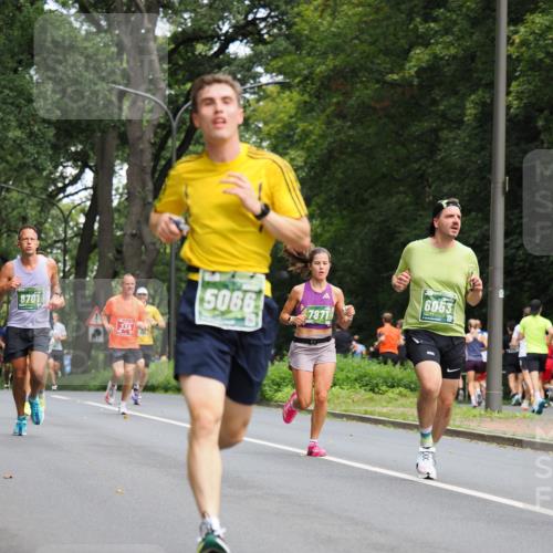13.09.2026 - 21. swb-Marathon Bremen TobiasT http://msf.ph/oto/10244770 13.09.2026 11:51:57 Laufen 8701, 334, 5066, 6053, 7871 meine-sportfotos.de