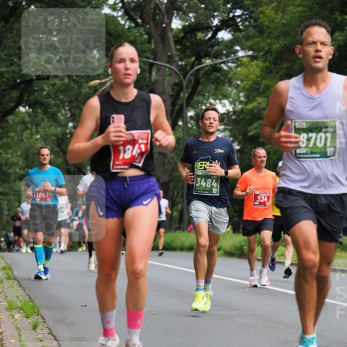 13.09.2026 - 21. swb-Marathon Bremen TobiasT http://msf.ph/oto/10244778 13.09.2026 11:52:01 Laufen 1047, 184, 3484, 50, 8701, 334 meine-sportfotos.de