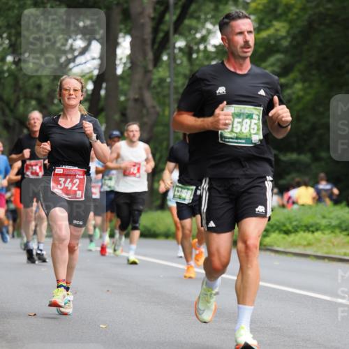 13.09.2026 - 21. swb-Marathon Bremen TobiasT http://msf.ph/oto/10244840 13.09.2026 11:52:34 Laufen 342, 13168, 9585 meine-sportfotos.de