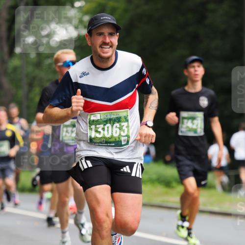 13.09.2026 - 21. swb-Marathon Bremen TobiasT http://msf.ph/oto/10244870 13.09.2026 11:52:48 Laufen 132, 13063, 3421 meine-sportfotos.de