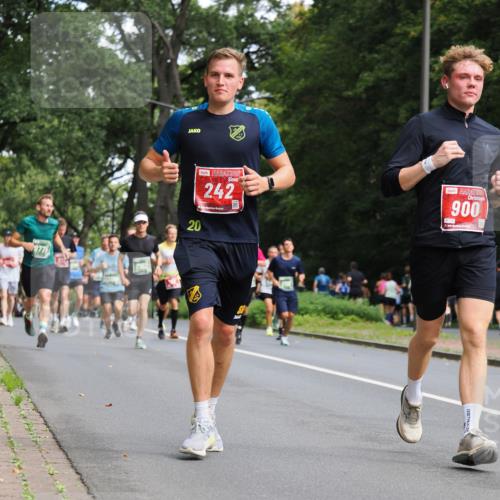 13.09.2026 - 21. swb-Marathon Bremen TobiasT http://msf.ph/oto/10245091 13.09.2026 11:53:59 Laufen 9775, 20, 242, 900 meine-sportfotos.de