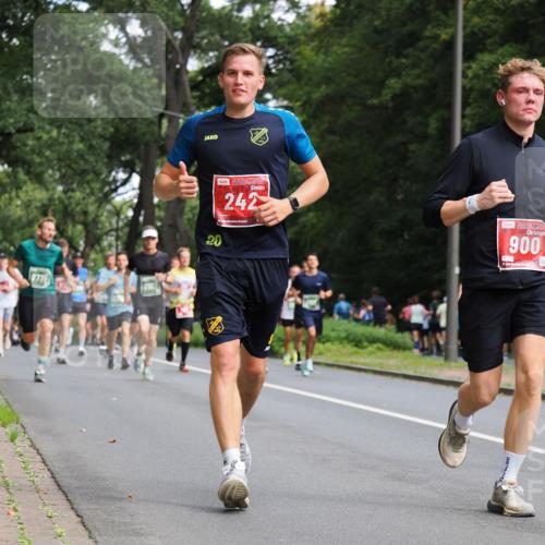 13.09.2026 - 21. swb-Marathon Bremen TobiasT http://msf.ph/oto/10245096 13.09.2026 11:53:59 Laufen 9775, 242, 2, 900 meine-sportfotos.de