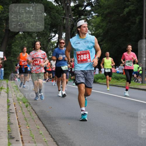 13.09.2026 - 21. swb-Marathon Bremen TobiasT http://msf.ph/oto/10245201 13.09.2026 11:54:54 Laufen 449, 2088, 9523 meine-sportfotos.de
