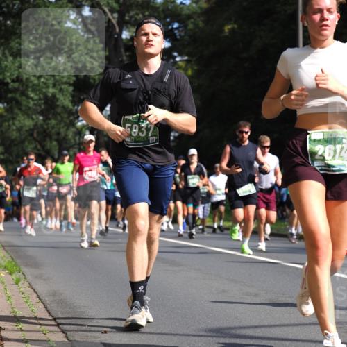 13.09.2026 - 21. swb-Marathon Bremen TobiasT http://msf.ph/oto/10245931 13.09.2026 11:59:17 Laufen 5937, 2614 meine-sportfotos.de