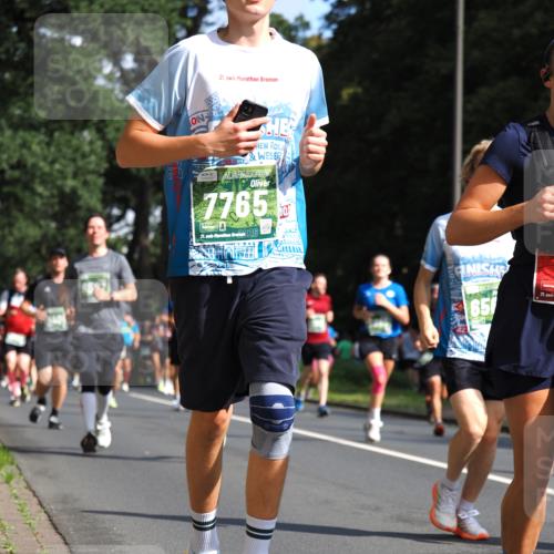 13.09.2026 - 21. swb-Marathon Bremen TobiasT http://msf.ph/oto/10245999 13.09.2026 11:59:28 Laufen 21, 7765, 21, 026, 650, 21 meine-sportfotos.de