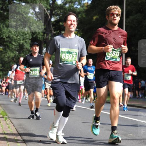 13.09.2026 - 21. swb-Marathon Bremen TobiasT http://msf.ph/oto/10246029 13.09.2026 11:59:30 Laufen 8404, 6597, 21, 126, 3819, 21 meine-sportfotos.de