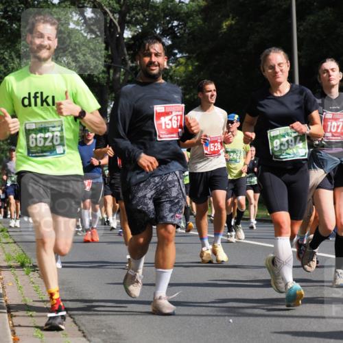 13.09.2026 - 21. swb-Marathon Bremen TobiasT http://msf.ph/oto/10246315 13.09.2026 12:00:53 Laufen 6626, 1567, 1529, 6037, 9394, 1072 meine-sportfotos.de