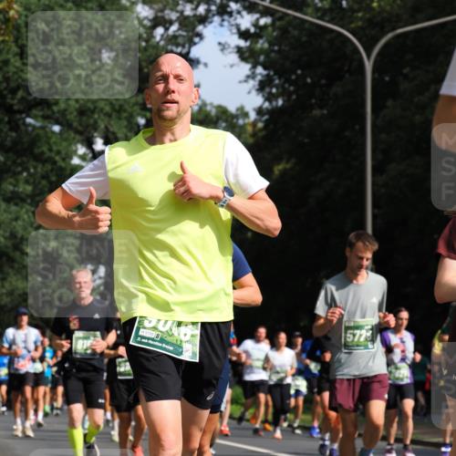 13.09.2026 - 21. swb-Marathon Bremen TobiasT http://msf.ph/oto/10246938 13.09.2026 12:03:33 Laufen 81, 5105, 21, 026, 5723 meine-sportfotos.de