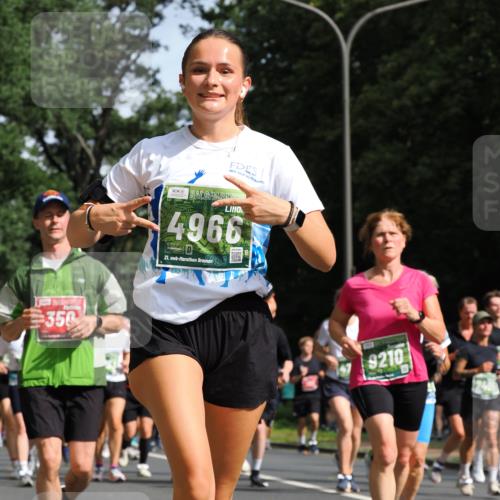 13.09.2026 - 21. swb-Marathon Bremen TobiasT http://msf.ph/oto/10248395 13.09.2026 12:11:44 Laufen 350, 4966, 21, 4966, 9210 meine-sportfotos.de